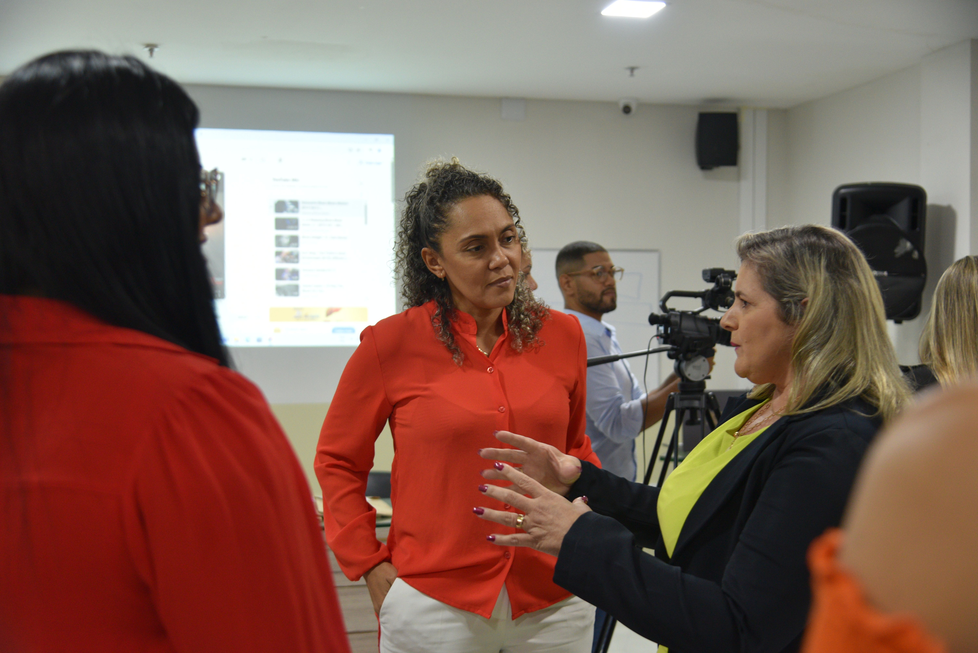 2025-03-17 - lançamento do podcast da Frente Parlamentar das Mulheres