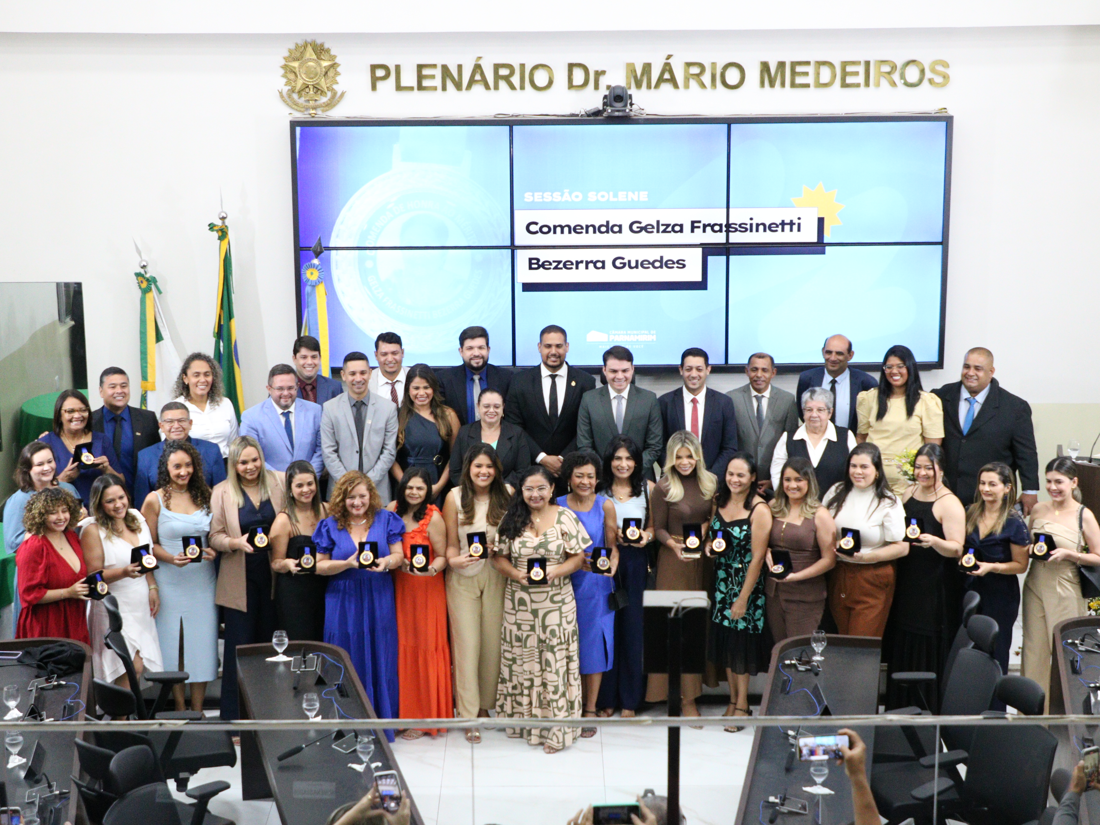 Assistentes sociais são homenageadas com Comenda Gelza Frassinetti no Legislativo