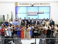 Assistentes sociais são homenageadas com Comenda Gelza Frassinetti no Legislativo