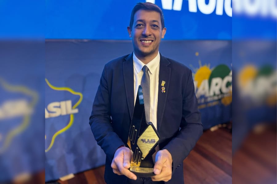 Vereador Thiago Fernandes recebe prêmio nacional por projeto com idosos